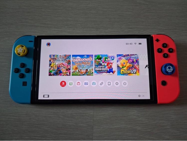 เครื่องเกมส์นินเทนโด เชื่อมต่อไร้สายได้ Nintendo Switch OLED มือสอง อุปกรณ์ครบ (แถม 1 เกมส์)