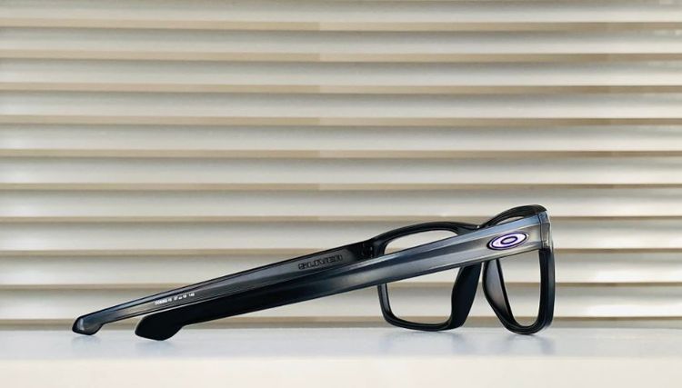 กรอบเเว่นตา OAKLEY