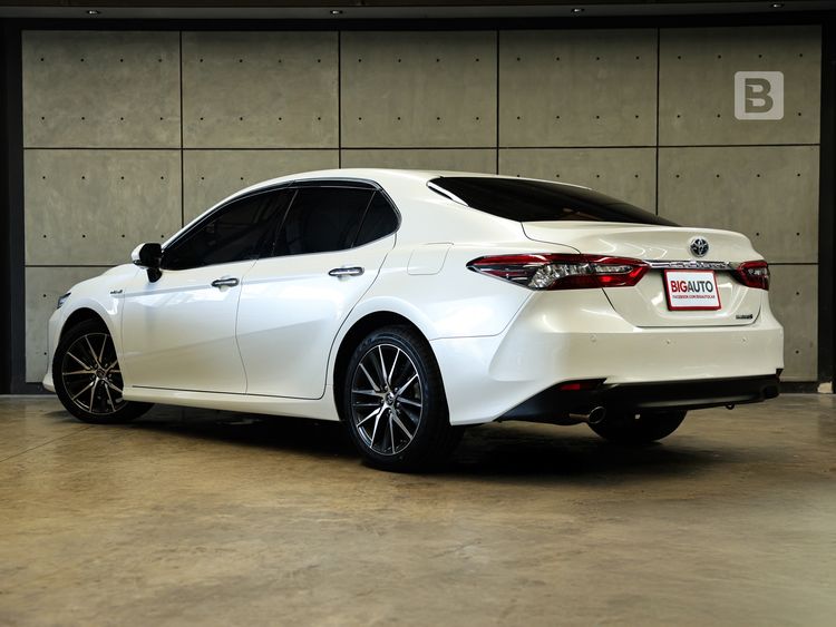 Toyota Camry 2022 2.5 HEV Premium Luxury Sedan ไฮบริด ไม่ติดแก๊ส เกียร์อัตโนมัติ ขาว รูปที่ 4