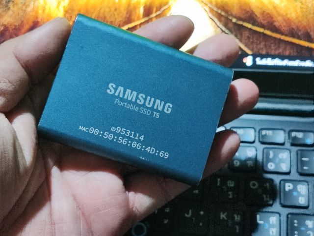 ที่เก็บข้อมูลและเมมโมรี่การ์ด Portable SSD samsung T5 500gb ของแท้มือสอง
