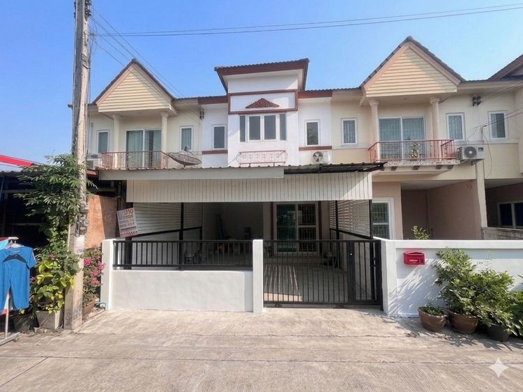 อื่นๆ ไม่มี 2011 ขายทาวน์โฮม 2 ชั้น หมู่บ้านแกรนกิตติยา คลองโยง  ( กำลังรีโนเวท )