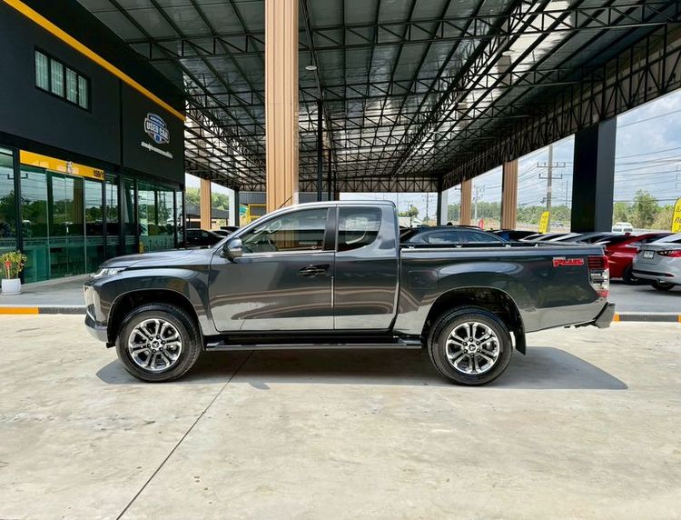 Mitsubishi Triton 2022 2.4 GLS Plus Pickup ดีเซล ไม่ติดแก๊ส เกียร์ธรรมดา ดำ รูปที่ 4