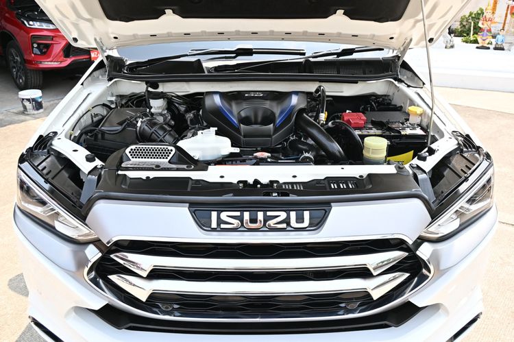 Isuzu MU-X 2022 3.0 Ultimate AT 2WD Utility-car ดีเซล ไม่ติดแก๊ส เกียร์อัตโนมัติ ขาว รูปที่ 4