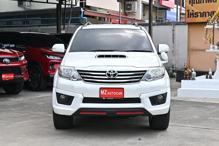 Toyota Fortuner 2012 3.0 V Utility-car ดีเซล ไม่ติดแก๊ส เกียร์อัตโนมัติ ขาว รูปที่ 2