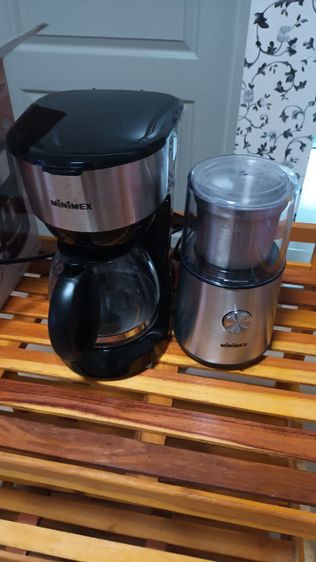 เครื่องบดกาแฟ พร้อมโถแก้วกรองกาแฟ