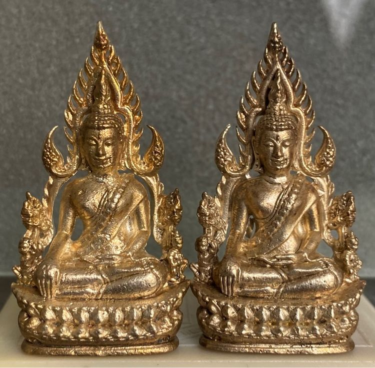 หล่อพระพุทธชินราช หลวงปู่สรวง (เทวดาเดินดิน) ออกที่วัดเรียบราษฎร์บำรุง กรุงเทพฯ ปี 2530 เนื้อกะไหล่เงิน