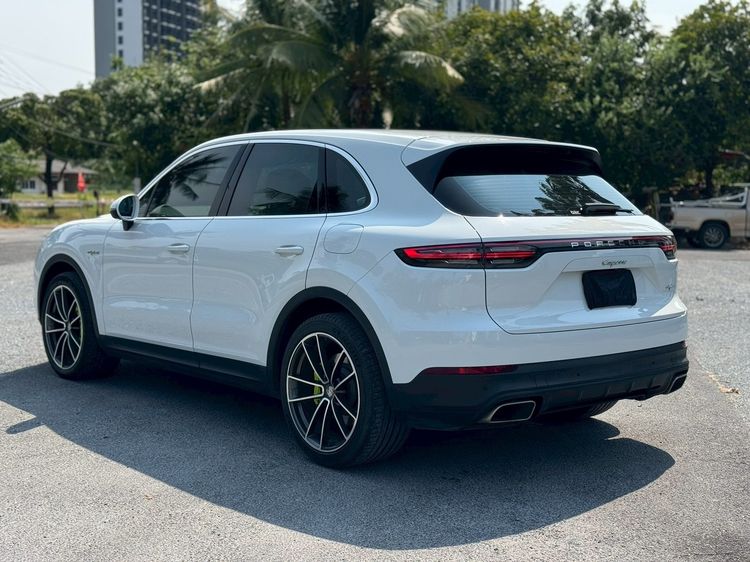 Porsche Cayenne 2018 3.0 E-Hybrid 4WD Utility-car ปลั๊กอินไฮบริด (PHEV) ไม่ติดแก๊ส เกียร์อัตโนมัติ ขาว รูปที่ 2
