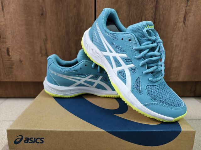 รองเท้า asics upcourt 6
