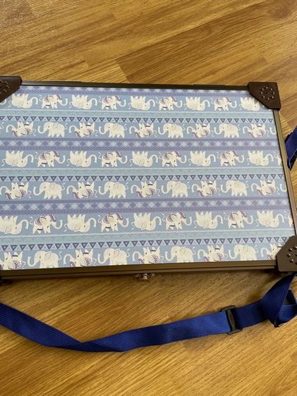 แผงขายลอตเตอรรี่ขนาด43นิ้วคูณ28นิ้ว พร้อมซองหัวสี