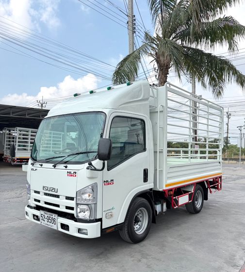 4  ล้อ รถ ISUZU NLR 130 แรง ปี 2555 รถห้างแท้  (4 ล้อไม่ติดเวลา) กะบะคอกสูง ยาว 3.30 ม กว้าง 1.90 ม.