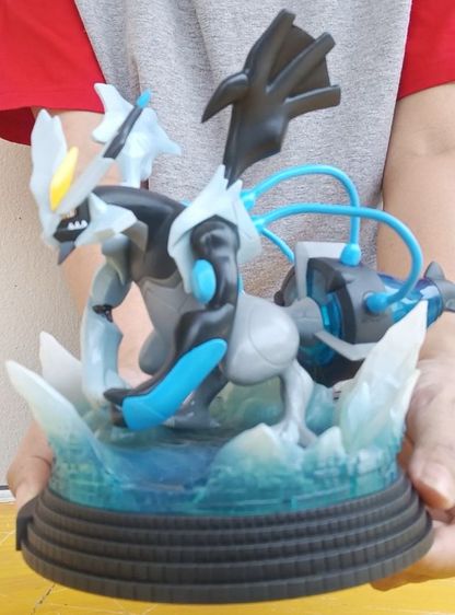 Pokemon Black Kyurem Overdrive Figure รุ่นพิเศษปี 2012