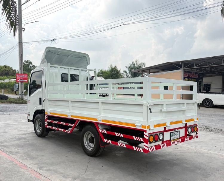 4  ล้อ รถ ISUZU NLR 130 แรง ปี 2560 รถห้างแท้  (4 ล้อไม่ติดเวลา) กะบะเหล็กเปิด 3 ด้าน ยาว3.50 ม กว้าง1.95 