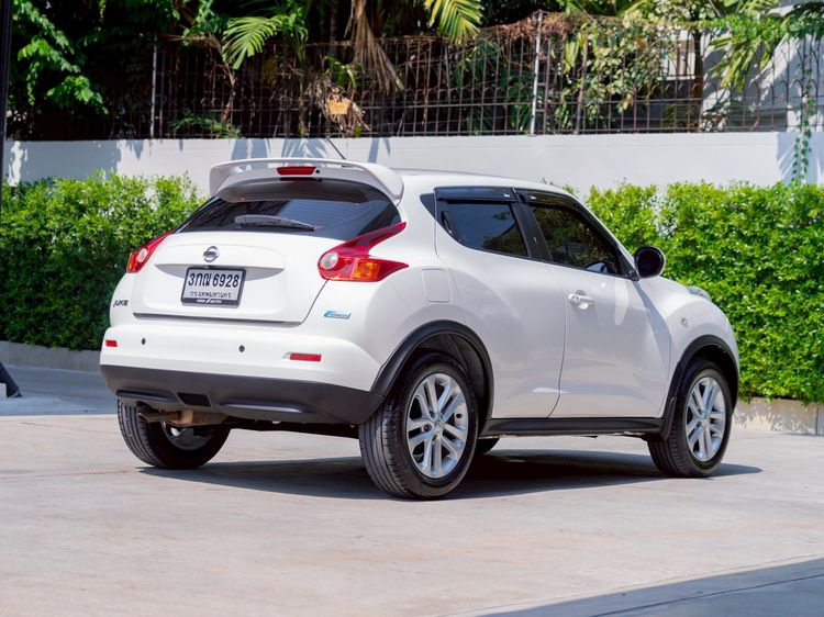 Nissan Juke 2014 1.6 V Utility-car เบนซิน ไม่ติดแก๊ส เกียร์อัตโนมัติ ขาว รูปที่ 4