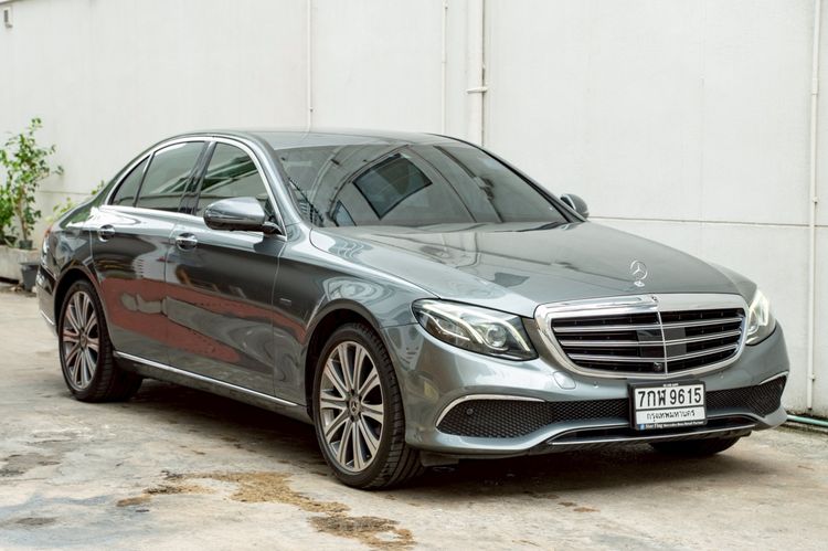 รถ Mercedes-Benz E-Class E350 สี เทา