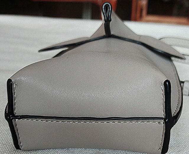 Leather Elephant Pocket Cross body Bag  รูปที่ 5