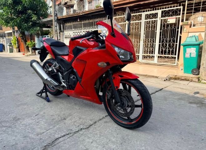 Honda cbr300r รูปที่ 2