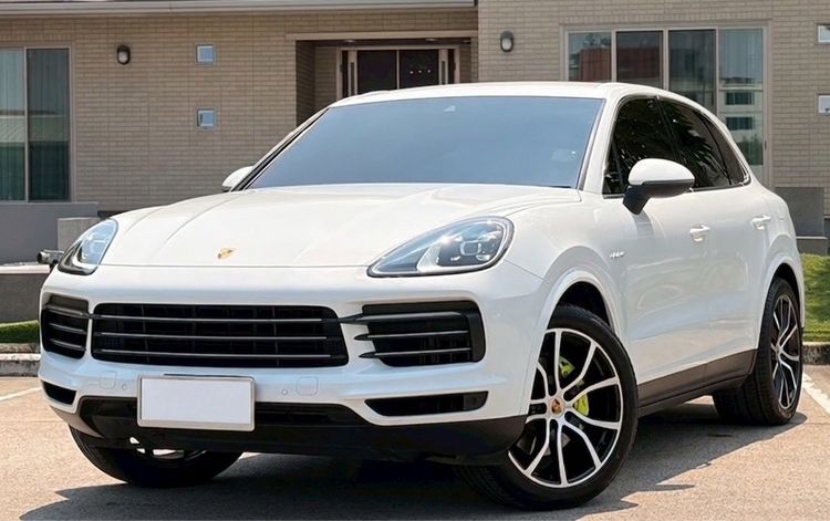 รถ Porsche Cayenne 3.0 E-Hybrid 4WD สี ขาว