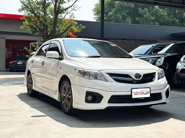 Toyota Altis 2013 1.8 TRD Sportivo Sedan เบนซิน เกียร์อัตโนมัติ ขาว รูปที่ 3