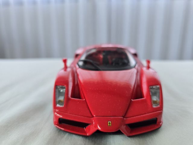 โมเดลรถสปอร์ตสะสม
Ferrari Enzo สเกล 1:24 รูปที่ 3