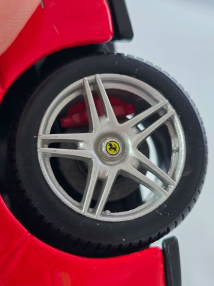 โมเดลรถสปอร์ตสะสม
Ferrari Enzo สเกล 1:24 รูปที่ 10