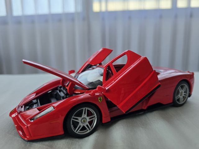 โมเดลรถสปอร์ตสะสม
Ferrari Enzo สเกล 1:24 รูปที่ 5