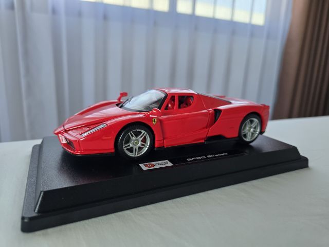โมเดลรถสปอร์ตสะสม
Ferrari Enzo สเกล 1:24 รูปที่ 2