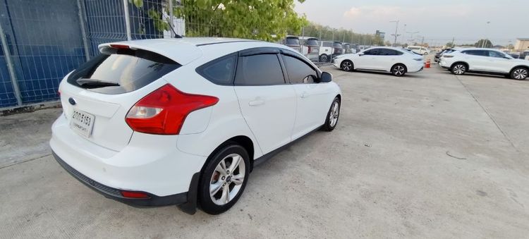 Ford Focus 2012 1.6 Trend Sedan เบนซิน ไม่ติดแก๊ส เกียร์อัตโนมัติ ขาว
