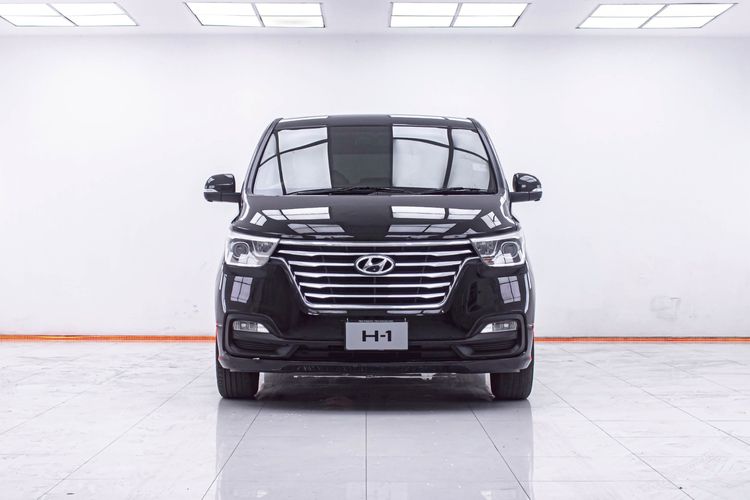 Hyundai H-1  2019 2.5 Deluxe Utility-car ดีเซล ไม่ติดแก๊ส เกียร์อัตโนมัติ ดำ รูปที่ 4