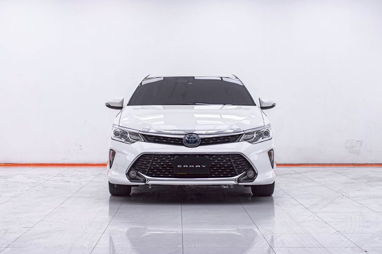 Toyota Camry 2017 2.5 Hybrid Premium Sedan ไฮบริด ไม่ติดแก๊ส เกียร์อัตโนมัติ ขาว รูปที่ 4