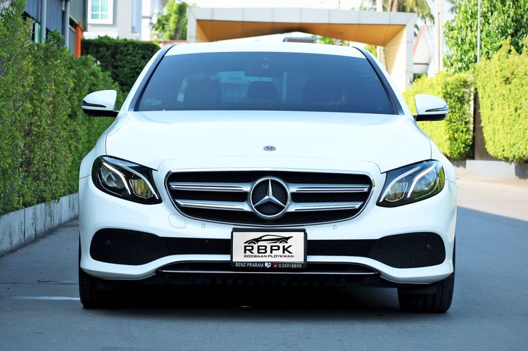 Mercedes-Benz E-Class 2019 E350 Sedan ปลั๊กอินไฮบริด (PHEV) ไม่ติดแก๊ส เกียร์อัตโนมัติ ขาว รูปที่ 2