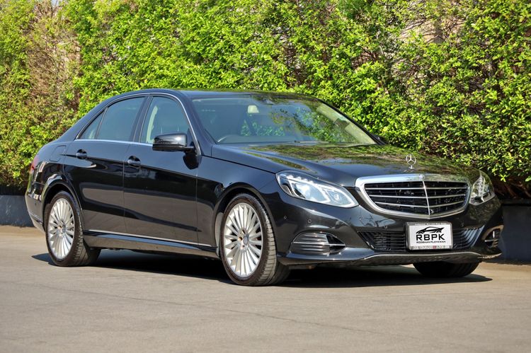 Mercedes-Benz E-Class 2015 E300 Sedan ไฮบริด ไม่ติดแก๊ส เกียร์อัตโนมัติ ดำ