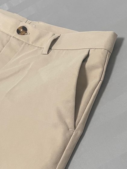 กางเกงขาเต่อผ้าชิโน่ Chino เนื้อผ้า Cotton Premium ผ้ายืดเบาสบาย ความยาว 35“ ทรงกระบอกเล็ก สีเบจ รูปที่ 2