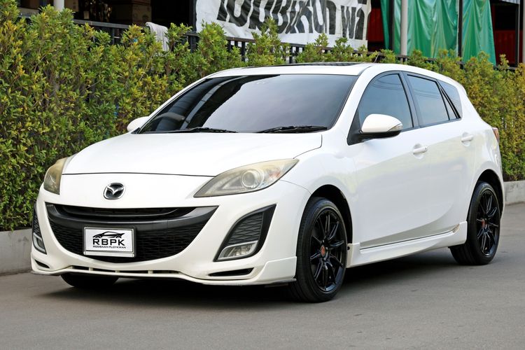รถ Mazda Mazda3 2.0 Maxx Sports สี ขาว