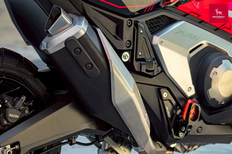 Honda X-ADV750 ตัวใหม่ ปี2024 เจ้าของเดียว วิ่ง8,000Km. รูปที่ 6
