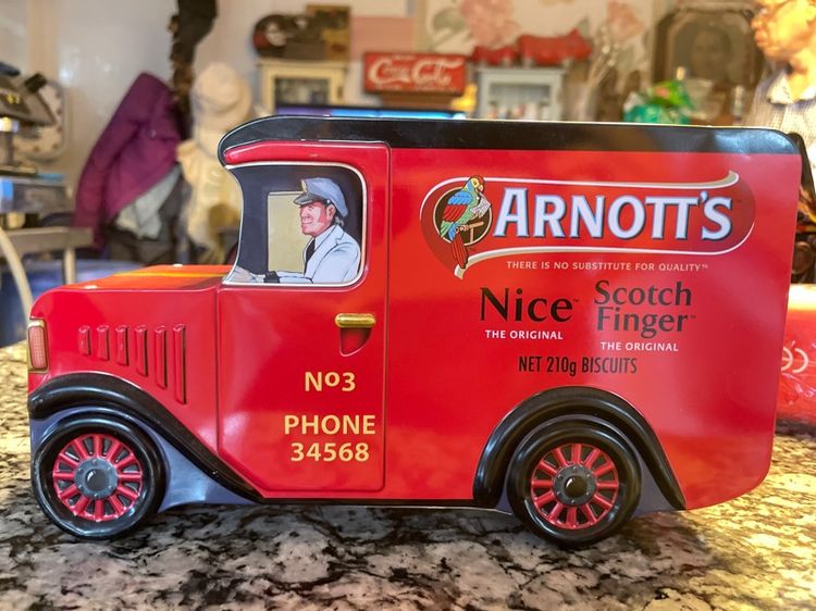 กล่องสังกะสีวินเทจArnott’s