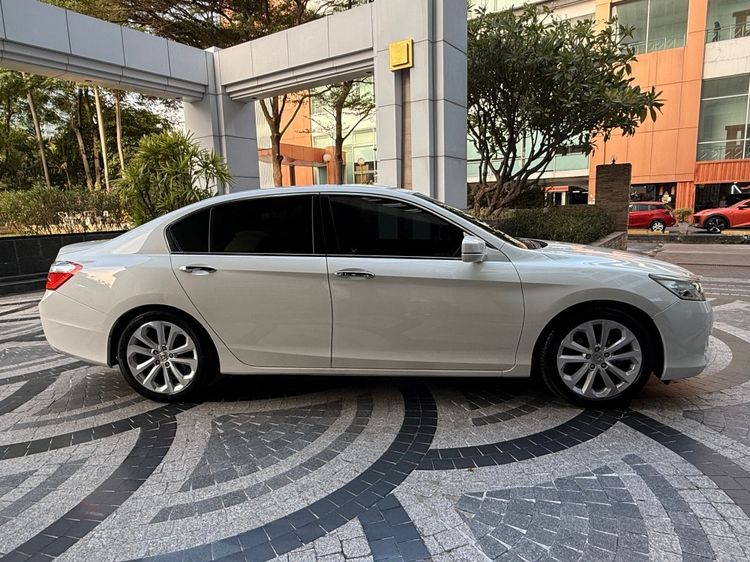 Honda Accord 2013 2.4 Tech Sedan เบนซิน ไม่ติดแก๊ส เกียร์อัตโนมัติ ขาว รูปที่ 2