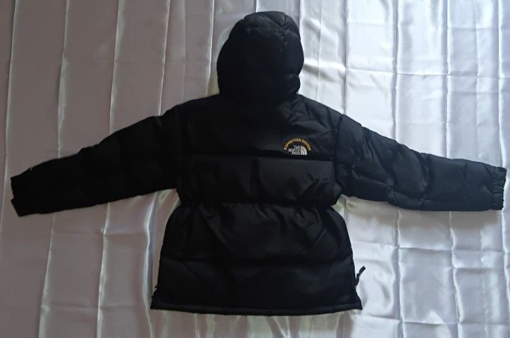 เสื้อกันหนาว The North Face ขาย4,000บาท รูปที่ 3