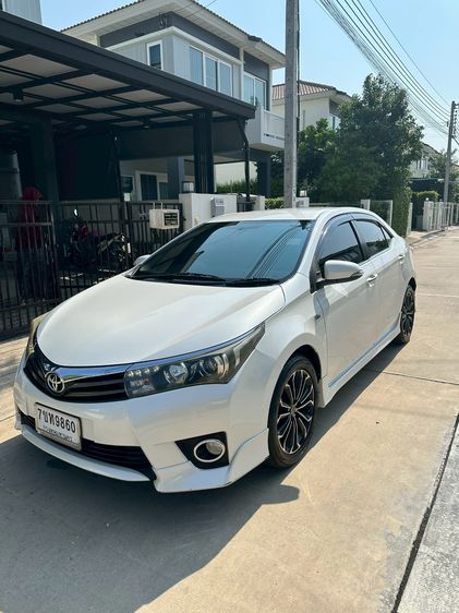 รถ Toyota Altis 1.8 Esport สี ขาว