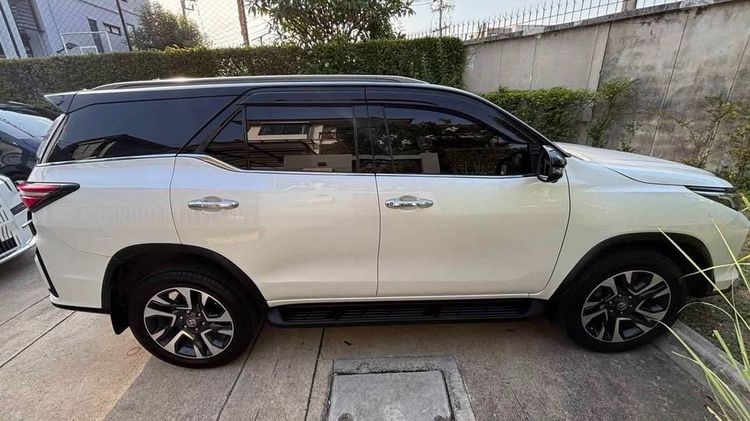 Toyota Fortuner 2020 2.4 Legender Black Top 4WD Utility-car ดีเซล เกียร์อัตโนมัติ ขาว รูปที่ 2