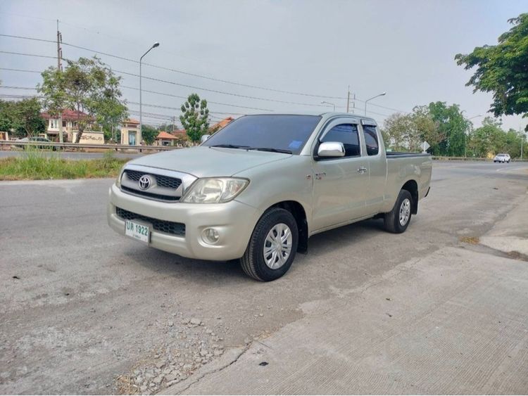 รถ Toyota Hilux Vigo 2.5 J สี เทา