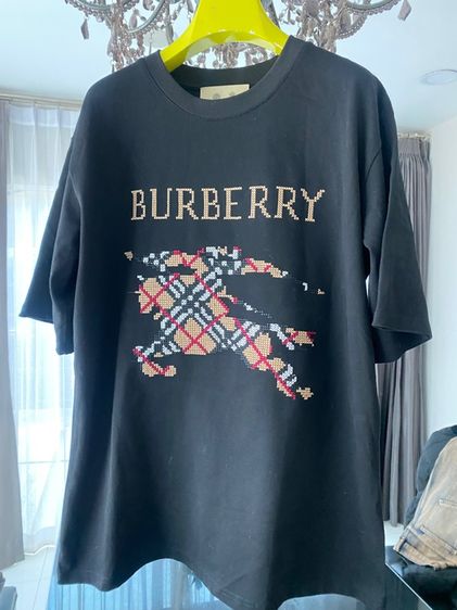 เบอร์เบอรึ่ เสื้อยืดแขนสั้น สภาพใหม่เอี่ยม