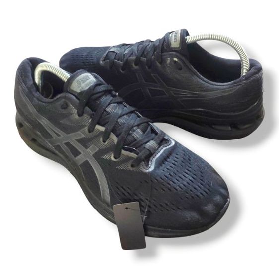 ไม่ระบุ ครีม รองเท้าวิ่ง อื่นๆ Asics Gel Kayano 28 Black Graphite Grey
ไซส์ 42.5 (27 ซม.)
