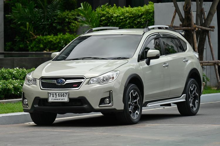 รถ Subaru XV 2.0 XV 4WD สี เทา