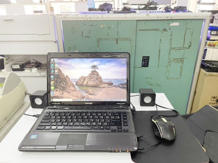 วินโดว์ 8 กิกะไบต์ HDMI toshiba satellite P745 i7 Gen 2 Ram 8 GB ใช้งานได้ดี ราคาถูกใจ