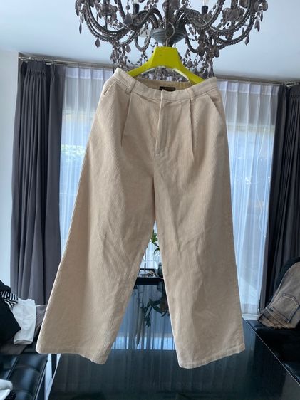 หลุยส์วิตตอง (ติดจองค่ะ)กางเกงลูกฟูก วินเทจ ทรงสวย สภาพใหม่ 