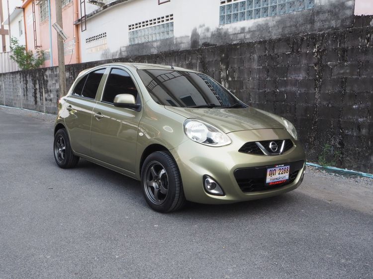 รถ Nissan March 1.2 EL สี เขียว