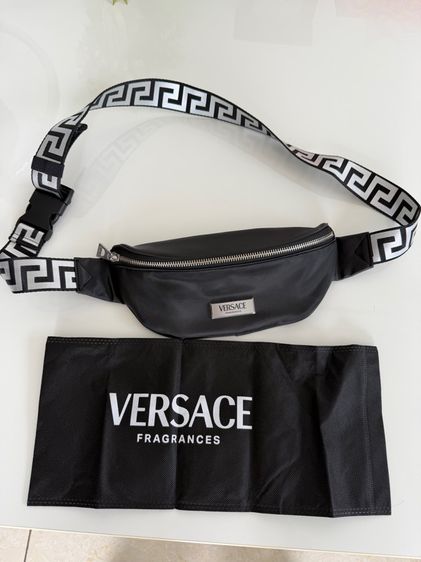 (New) VERSACE กระเป๋าสะพาย Cross body รูปที่ 2