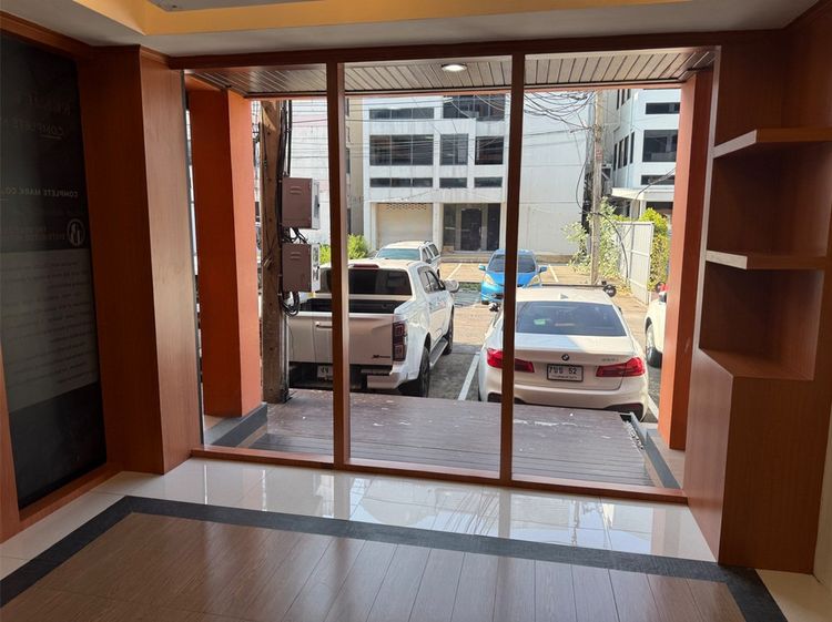 อาคารสำนักงาน 4 ชั้น 400 ตารางเมตร (มีห้องน้ำทุกชั้น) จอดรถ 4 คัน ถนนวิภาวดีรังสิต แขวงสนามบิน เขตดอนเมือง รูปที่ 2