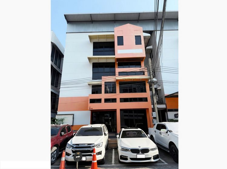 อาคารสำนักงาน 4 ชั้น 400 ตารางเมตร (มีห้องน้ำทุกชั้น) จอดรถ 4 คัน ถนนวิภาวดีรังสิต แขวงสนามบิน เขตดอนเมือง