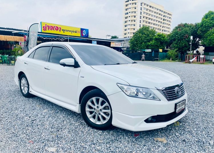 รถ Toyota Camry 2.0 G Extremo สี ขาว